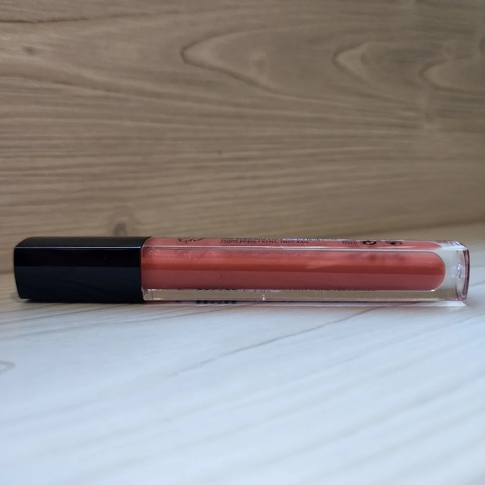 Covergirl EXHIBITIONIST lip gloss 